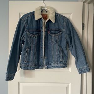 Levi’s Ex-Boyfriend Sherpa Trucker Jacket. Size small.
